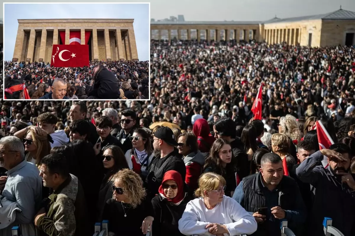 10 Kasım\'da tarihi rekor! Anıtkabir\'i 1 milyon 219 bin kişi ziyaret etti