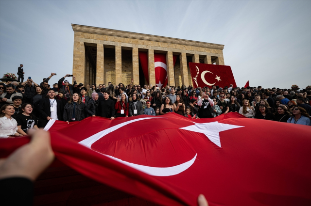 10 Kasım'da tarihi rekor! Anıtkabir'i 1 milyon 219 bin kişi ziyaret etti