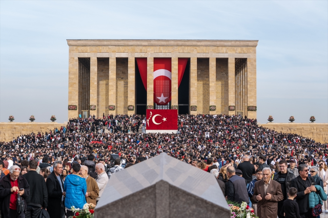10 Kasım'da tarihi rekor! Anıtkabir'i 1 milyon 219 bin kişi ziyaret etti