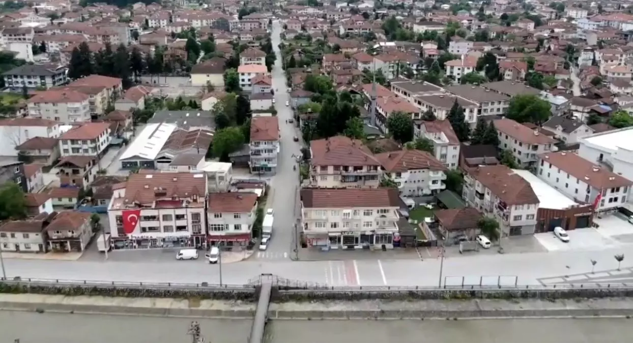 Düzce Belediye Başkanı: Deprem Yönetmeliklerine Harfiyen Uyum Sağlıyoruz