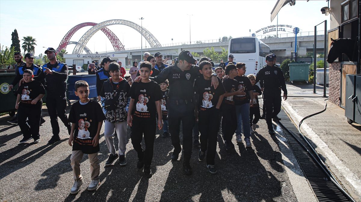 Adana\'da Atlı Polis Grup Amirliği lösemili çocukları ağırladı