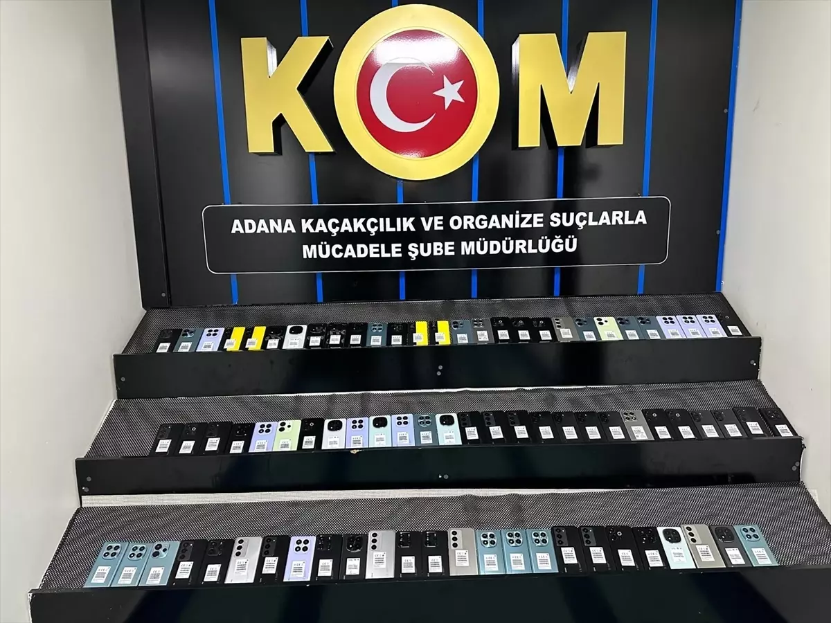 Adana\'da Kaçakçılık Operasyonu: 80 Telefon, 4.500 Sigara Ele Geçirildi