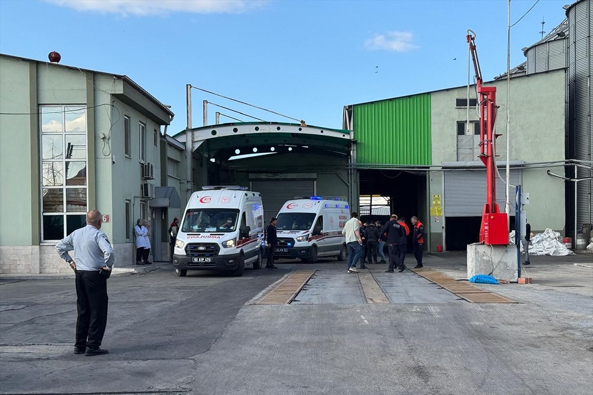 Afyonkarahisar\'da Yağ Fabrikası Patladı