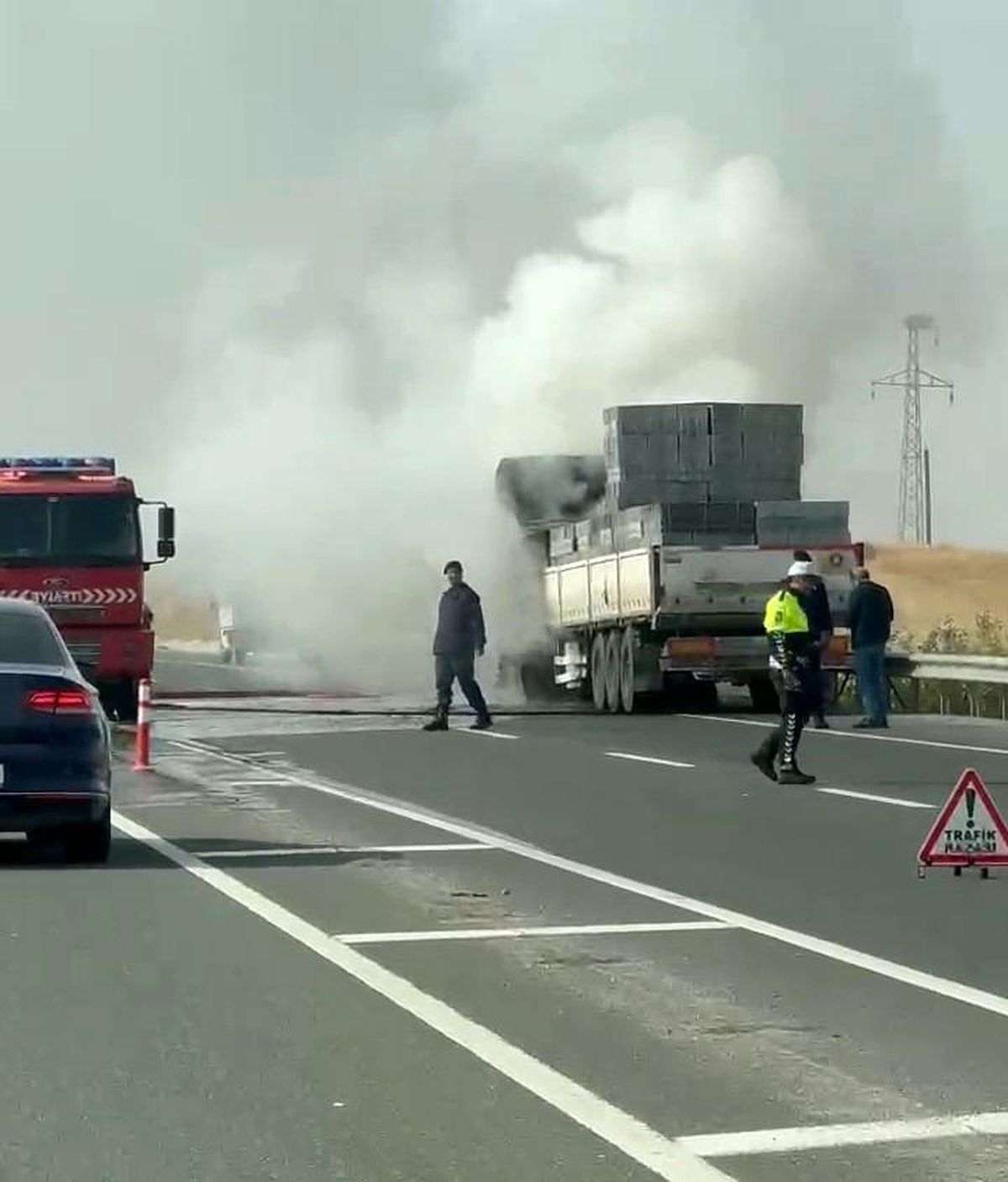 Elazığ\'da Tır Yangını Kontrol Altına Alındı