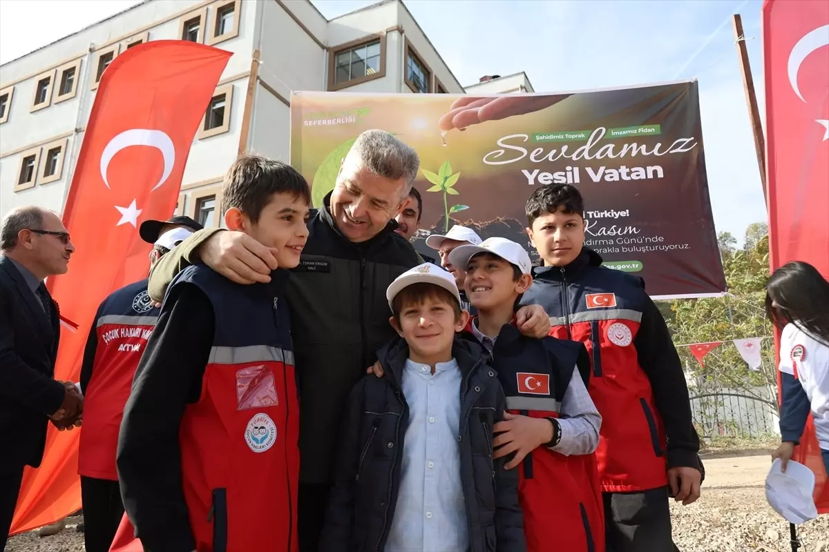 Vali Ergün Öğrencileri Togg ile Uğurladı