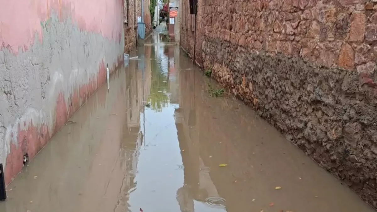 Ayvalık\'ta Şiddetli Yağış