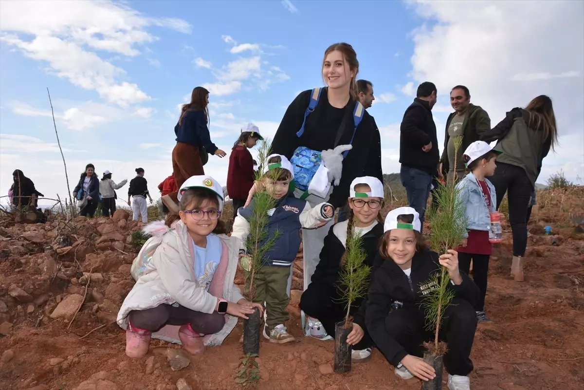 Banaz\'da 11 Bin Fidan Dikildi