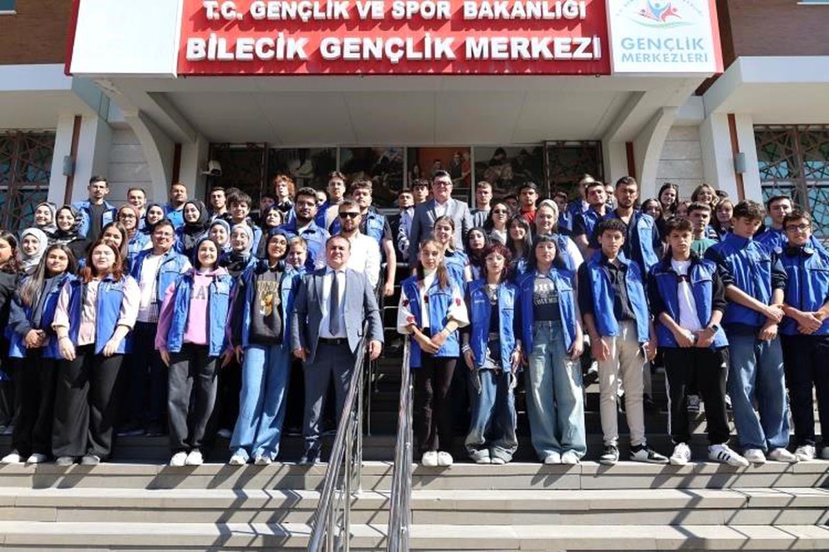 90 Öğrenci Ankara\'ya Uğurlandı