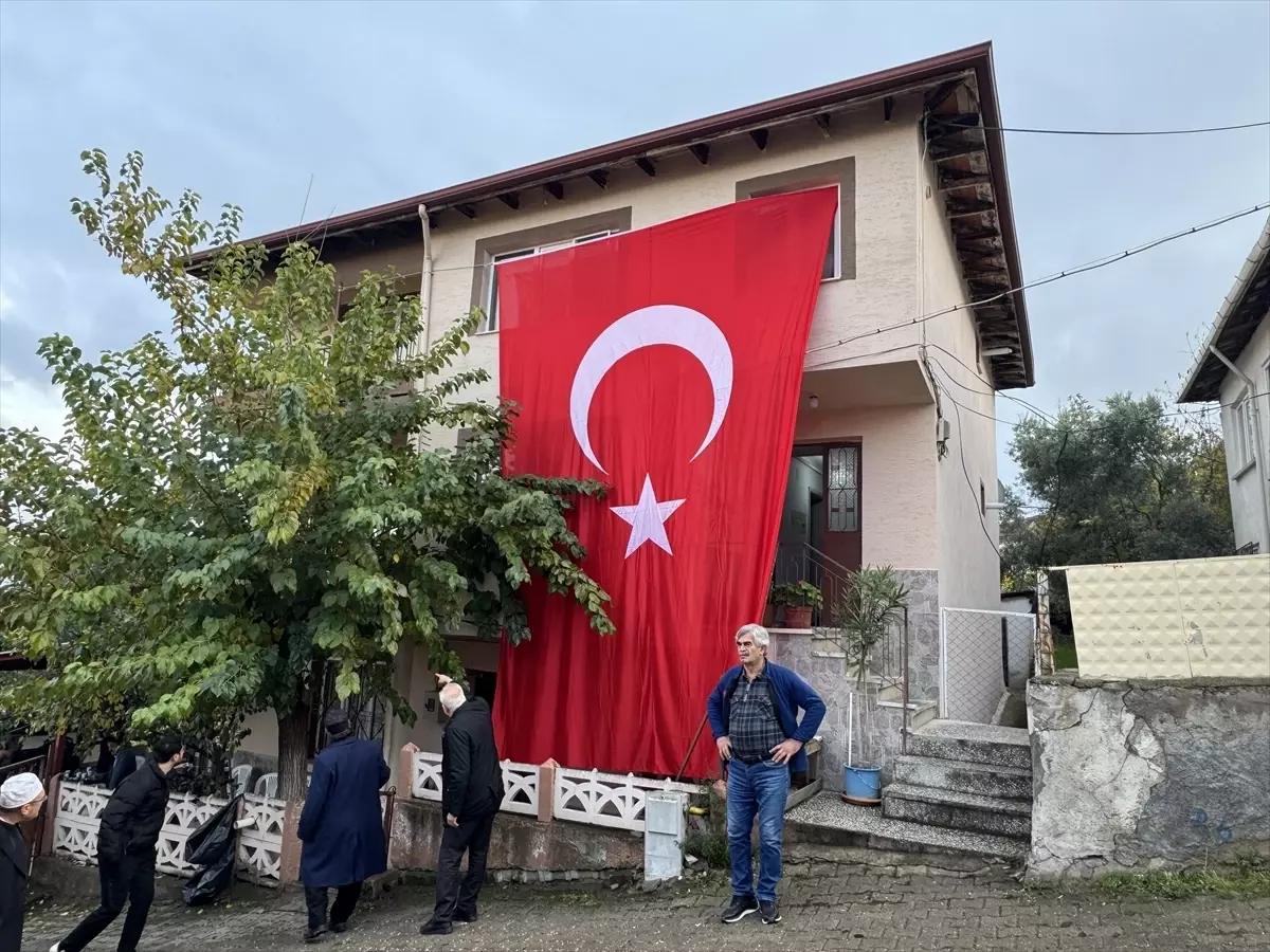 Şehit İlhan Ongan\'ın babası, oğlunun en büyük hayalini gözleri dolarak anlattı