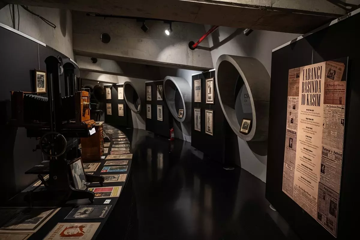 Atatürk\'ün Anısına Sergi Açıldı