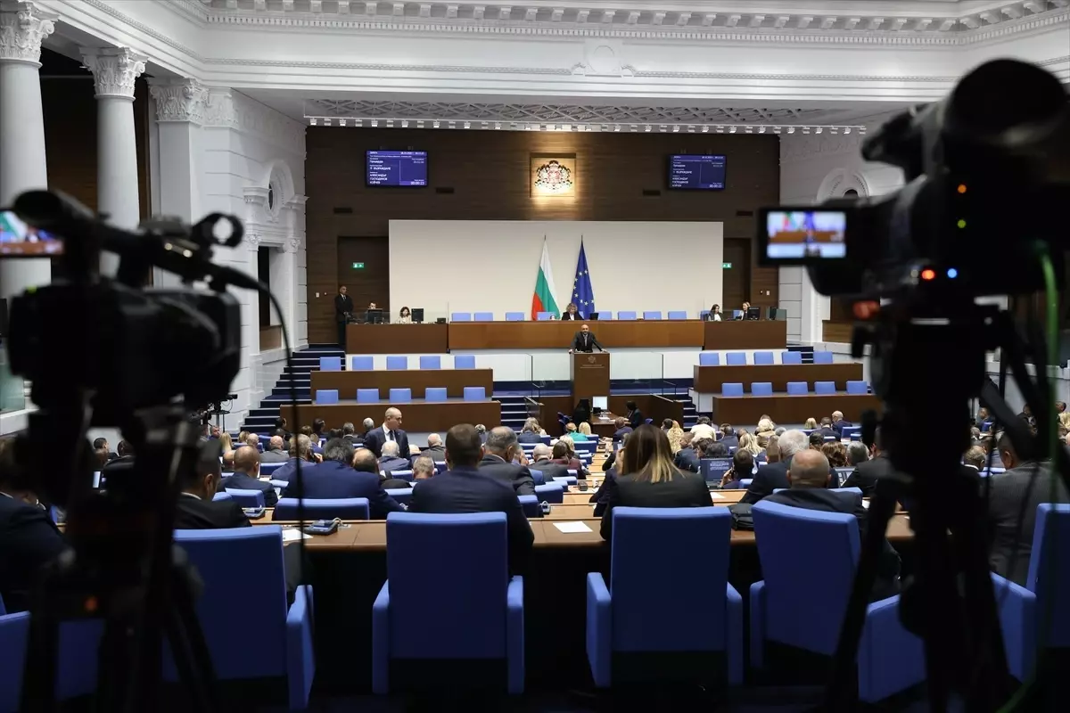 Bulgaristan Parlamentosu Radev\'in Vetosunu Reddetti