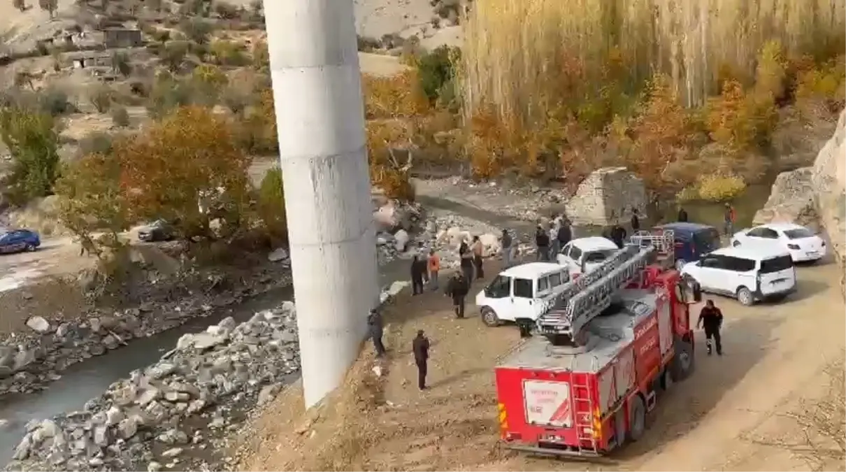 Diyarbakır\'da Viyadük İskele Çöktü