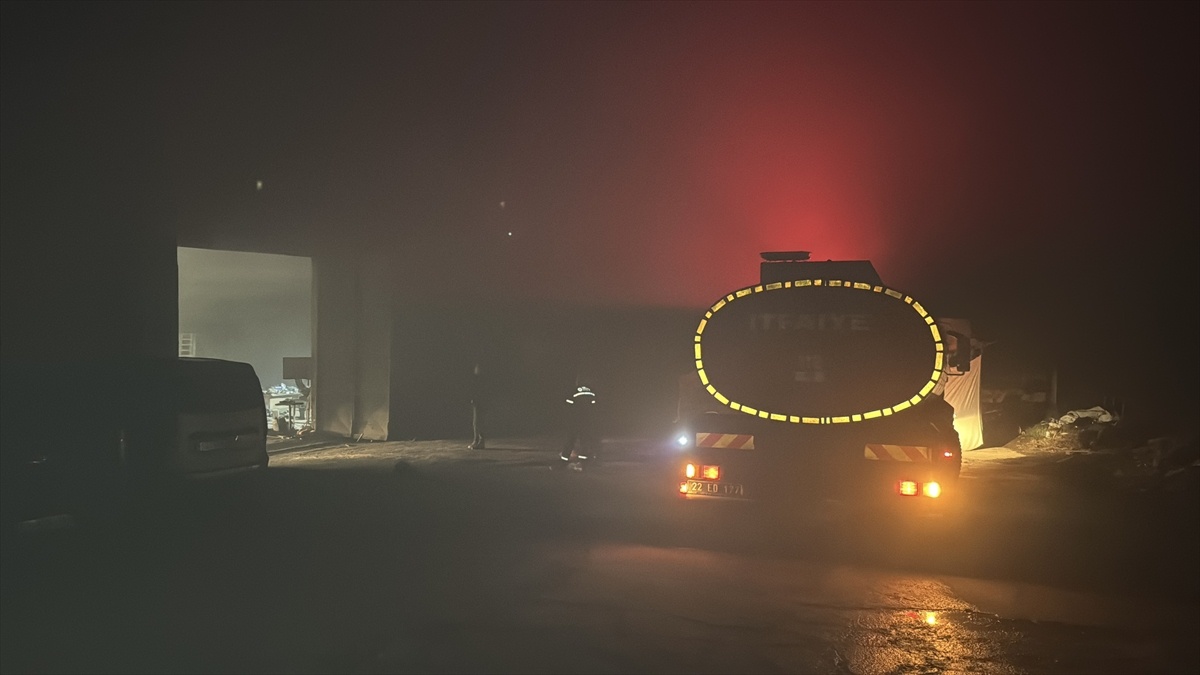Edirne\'de Palet Fabrikasında Yangın