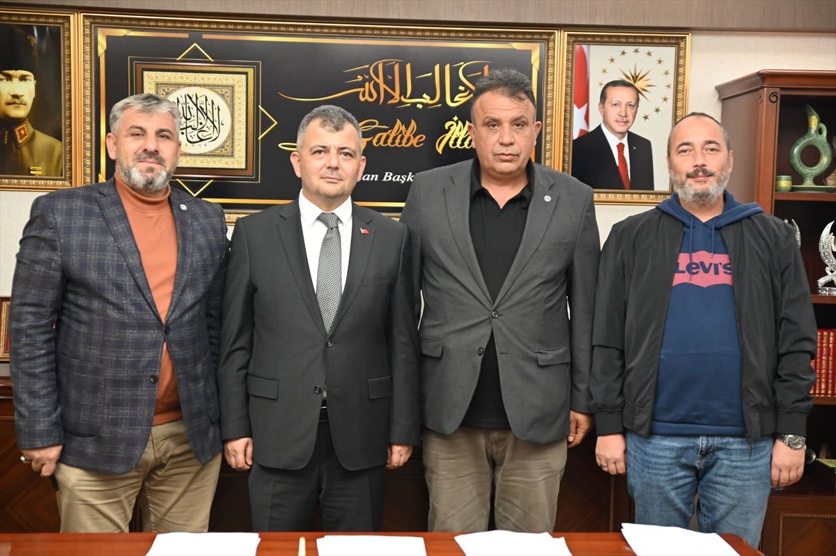 Emirdağ Belediyesi işçileri doğacak dördüncü ve sonraki çocukları için 500\'er bin lira yardım alacak