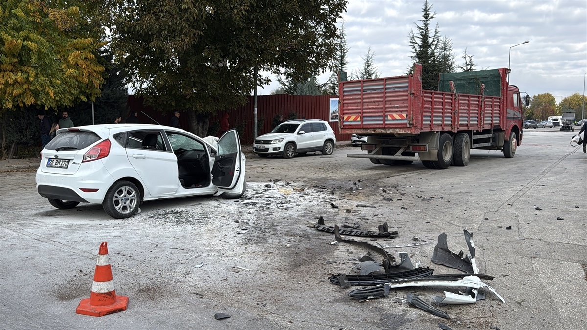 Eskişehir\'de Trafik Kazası: 70 Yaşındaki Sürücü Hayatını Kaybetti