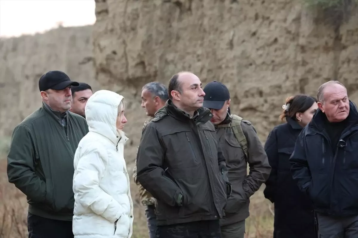 Gürcistan\'da askeri kargo uçağının arama kurtarma çalışmalarında 1000\'den fazla kişi yer aldı