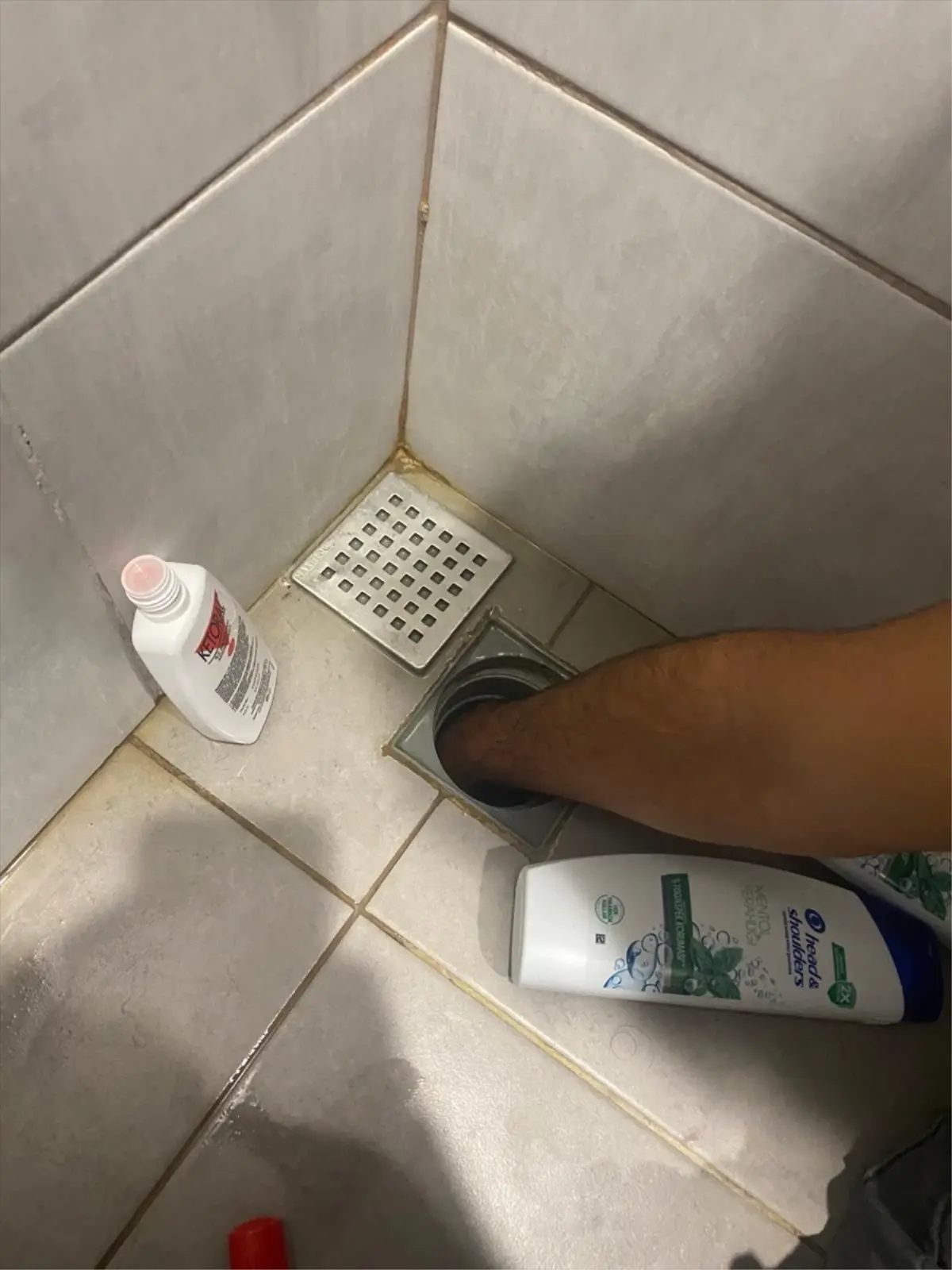 Isparta\'da Eli Giderde Sıkışan Genç Kurtarıldı