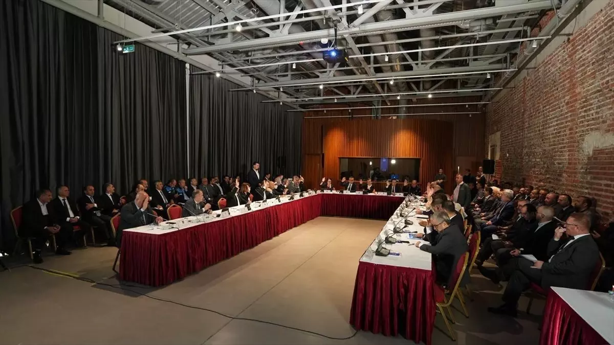 İstanbul\'da metrobüs güzergahı "özel günlerde" değişecek