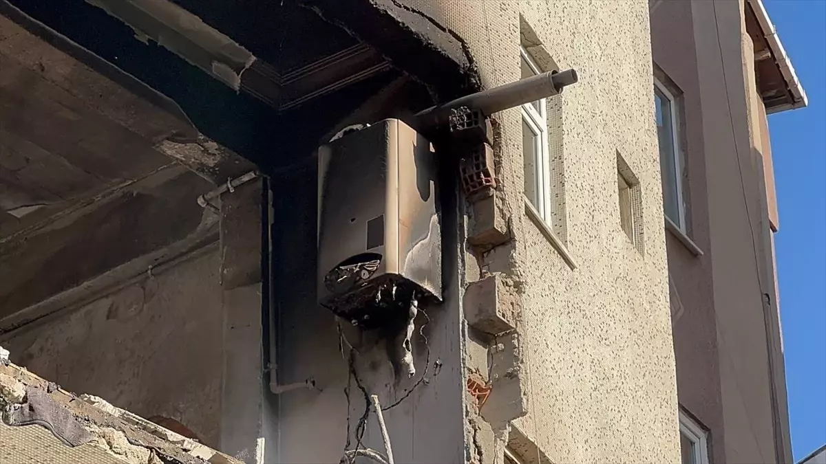 Kağıthane\'de Patlama ve Yangın