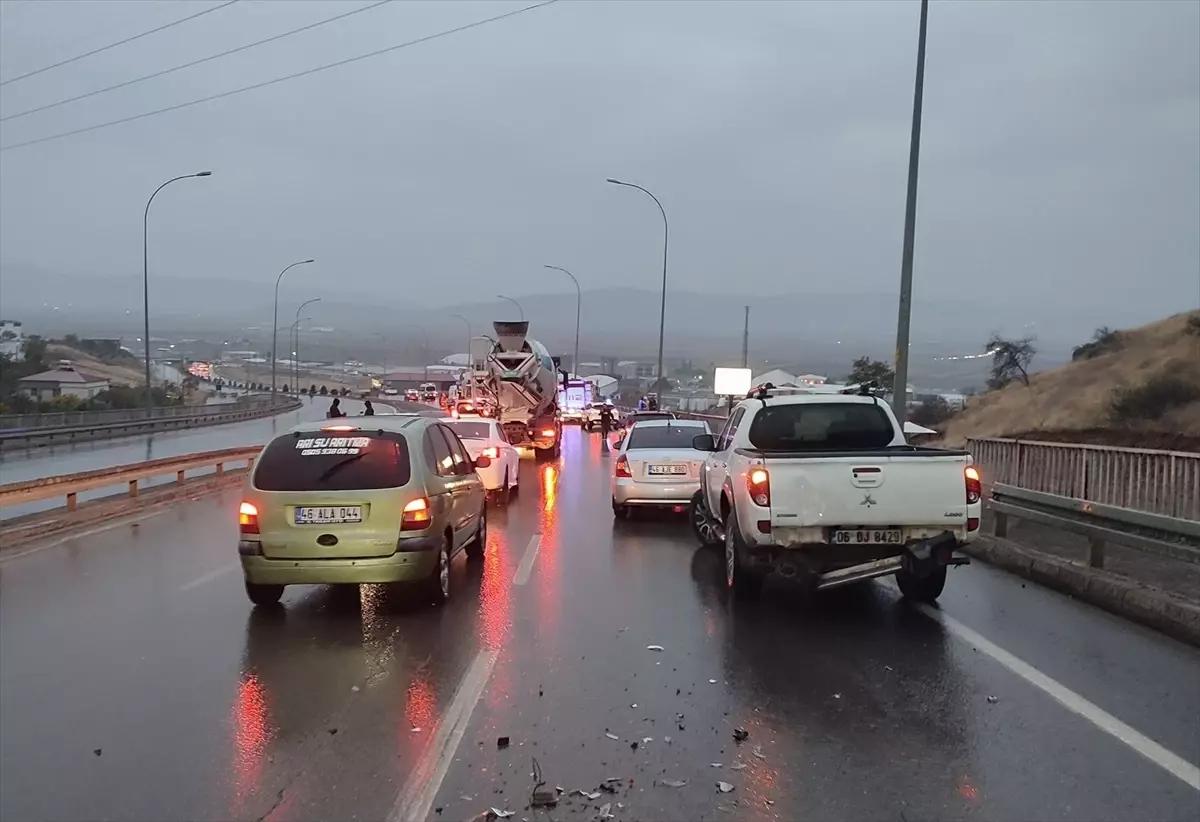 Kahramanmaraş\'ta Zincirleme Trafik Kazası