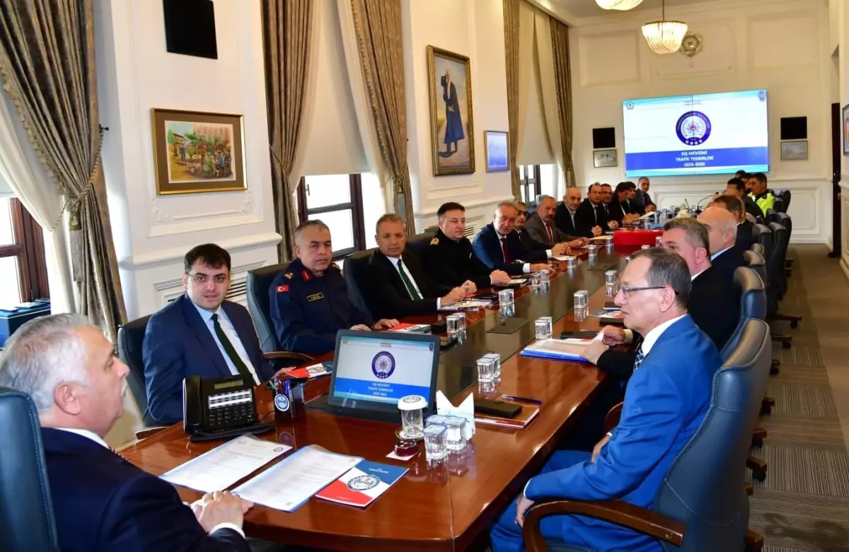 Trabzon\'da Kış Mevsimi Trafik Tedbirleri Koordinasyon Toplantısı Yapıldı