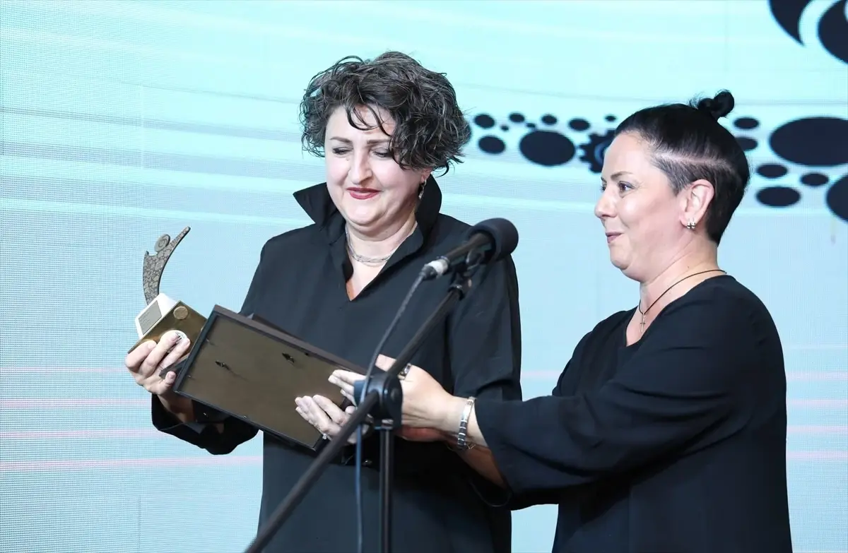 Marina Yüce\'ye Gürcistan\'da Ödül