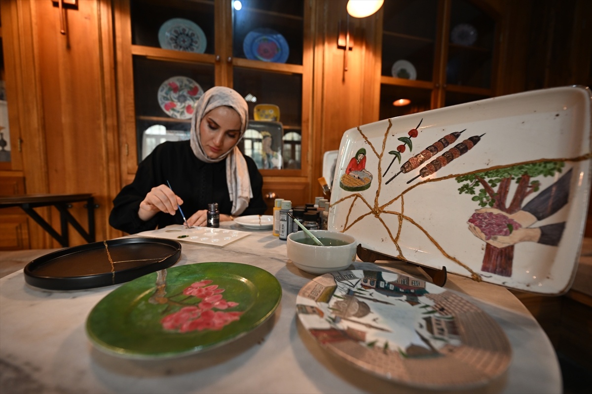 Gaziantep\'te Kırık Tabaklar Sanata Dönüşüyor