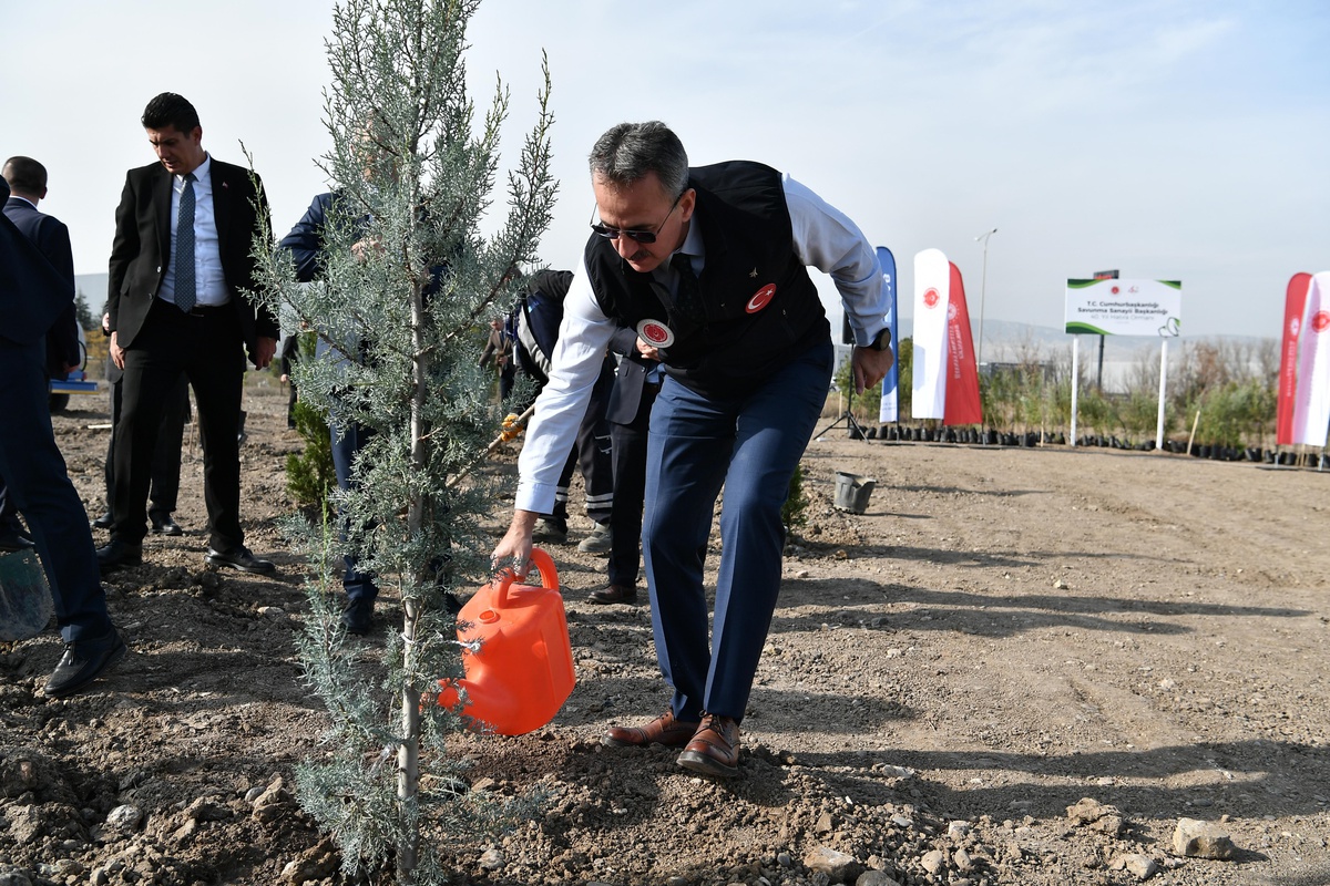 Savunma sanayi şirketlerinden \'Yeşil Vatan Seferberliği\'ne destek