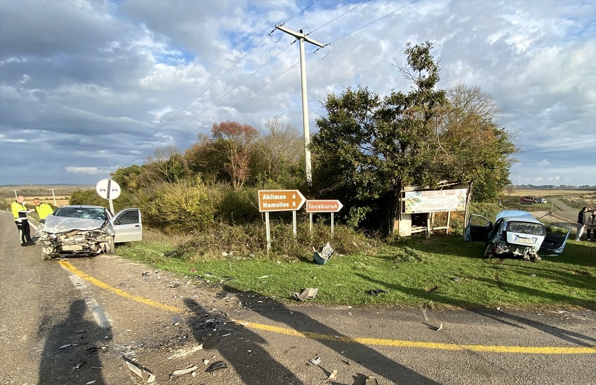 Sinop\'ta Trafik Kazası: 1 Ölü, 2 Yaralı
