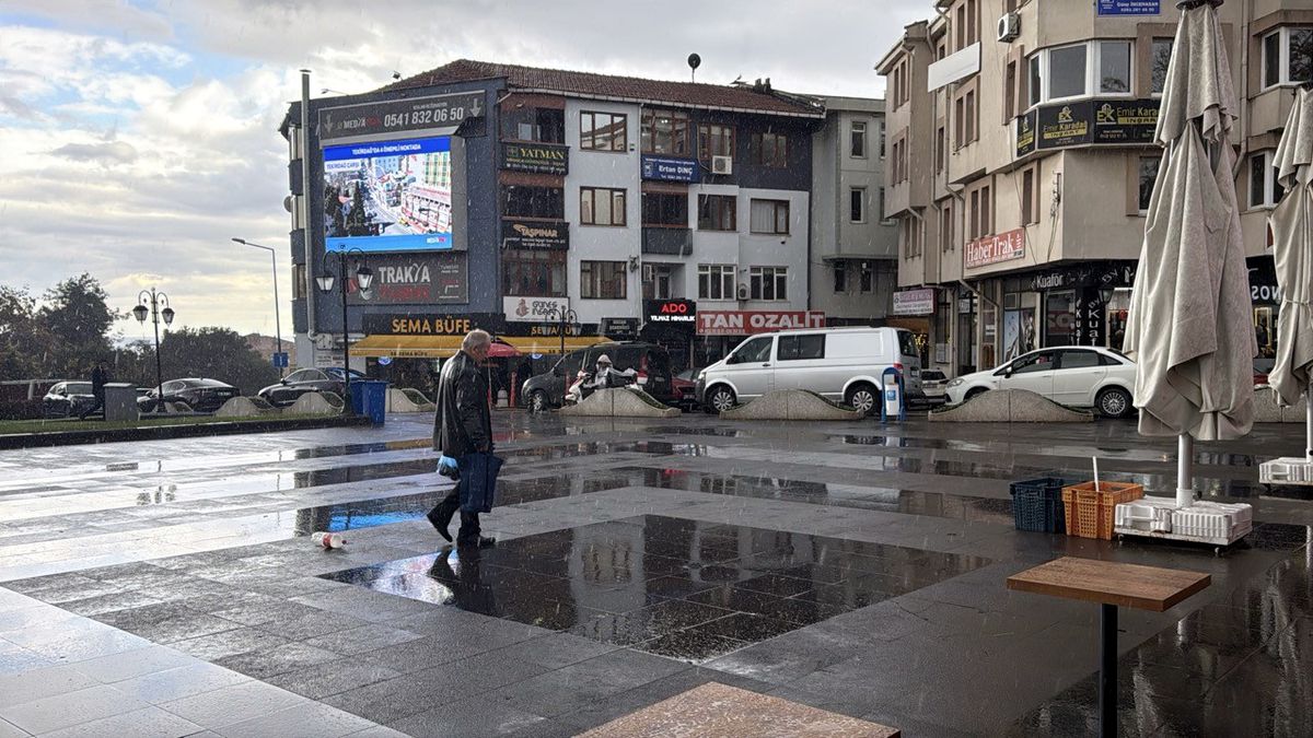 Tekirdağ\'da Sağanak Yağış Etkili Oldu