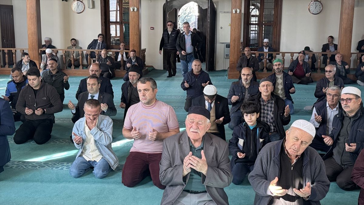 Tekirdağ\'ın kurtuluşunun 103. yıl dönümü ve şehitler için mevlit programı düzenlendi