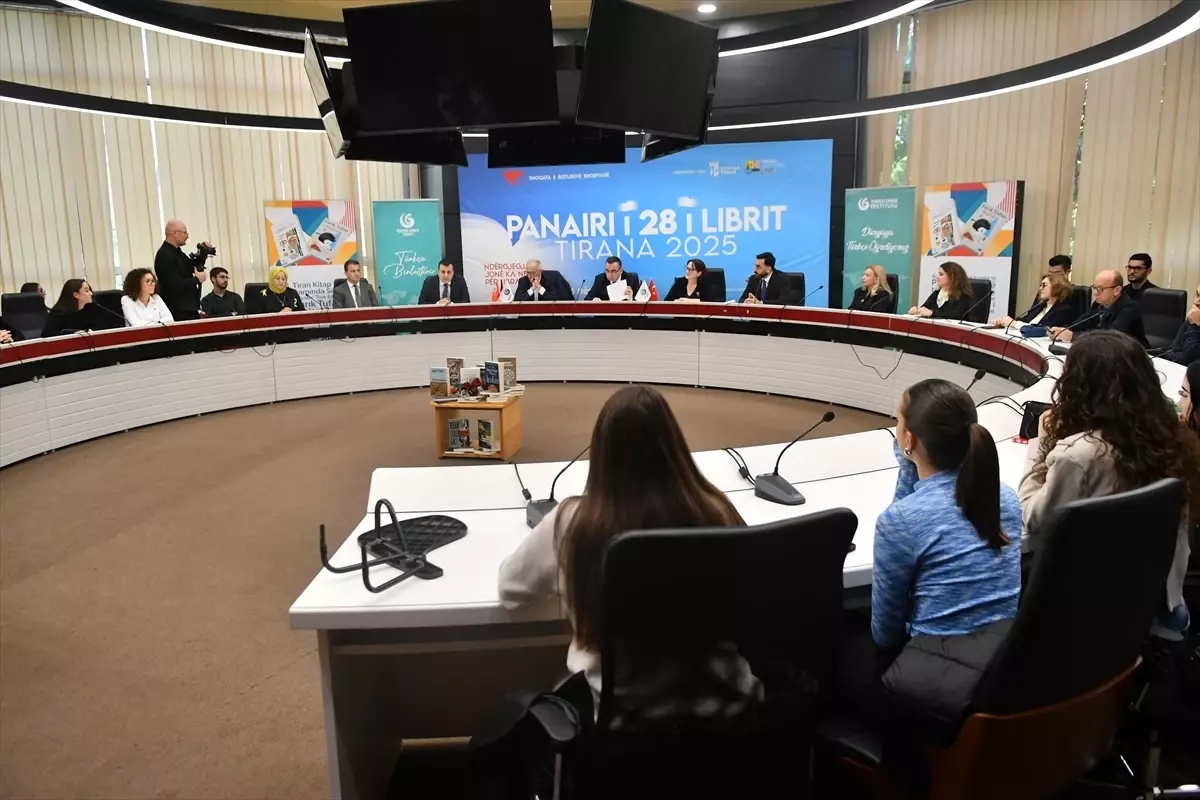 Tiran\'da Türk Edebiyatı Söyleşisi