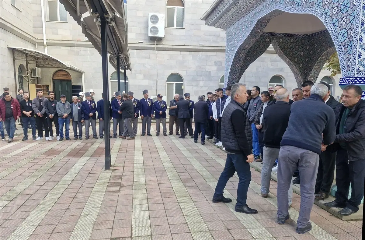 Kıbrıs Gazisi Mehmet Uzun Son Yolculuğuna Uğurlandı