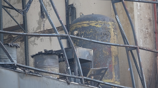 6 kişiye mezar olan kozmetik fabrikasındaki yangının çıkış nedeni belli oldu 6 kişiye mezar olan kozmetik fabrikasındaki yangının çıkış nedeni belli oldu