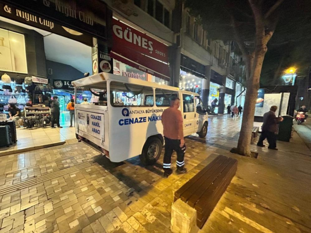 Acı manzara! Binaya yayılan ağır koku ihbarıyla ortaya çıktı Acı manzara! Binaya yayılan ağır koku ihbarıyla ortaya çıktı