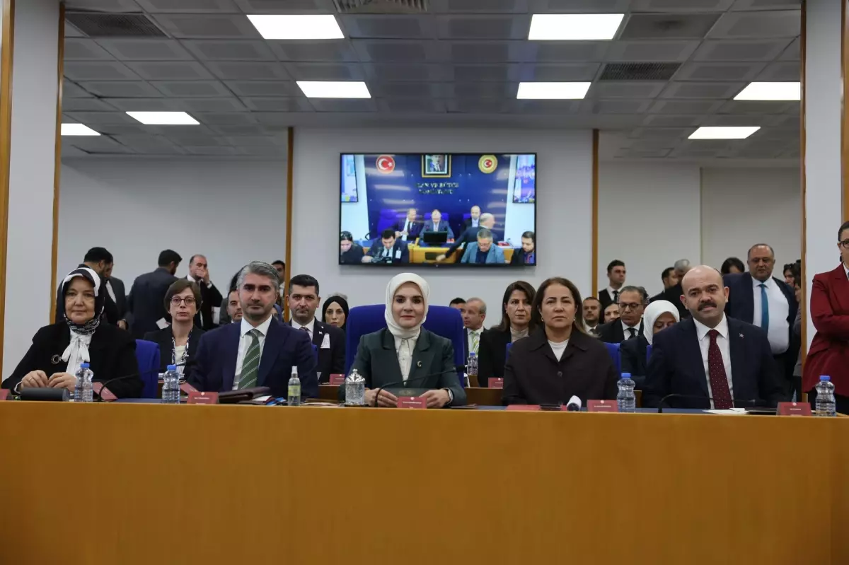 Bakan Göktaş: Sosyal medyada yaş sınırı düzenlemesi üzerinde çalışıyoruz