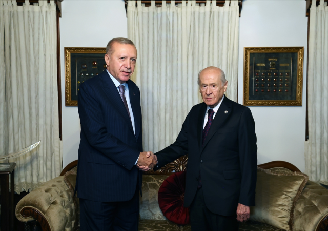 Erdoğan ile Bahçeli görüşme gerçekleştirdi Erdoğan ile Bahçeli görüşme gerçekleştirdi