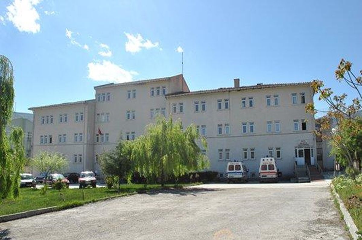 Çorum\'da Bıçaklı Saldırı: Baba ve Oğlu Hayatını Kaybetti
