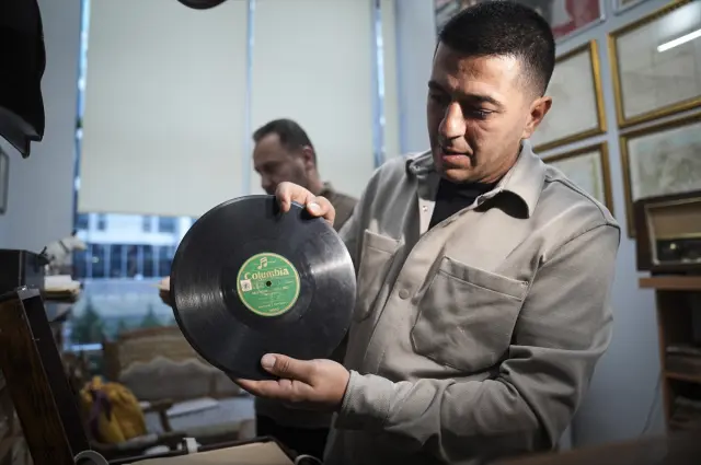 Google'da bile çıkmıyor! 35 yıldır arayanlar var, 2 arkadaş 'bulunmaz' denileni de buldu