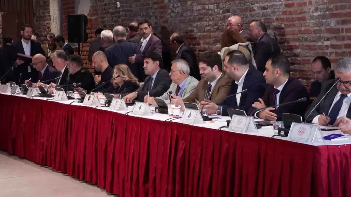 İstanbul\'da özel günlerde metrobüsün güzergahının değiştirilmesi kararlaştırıldı