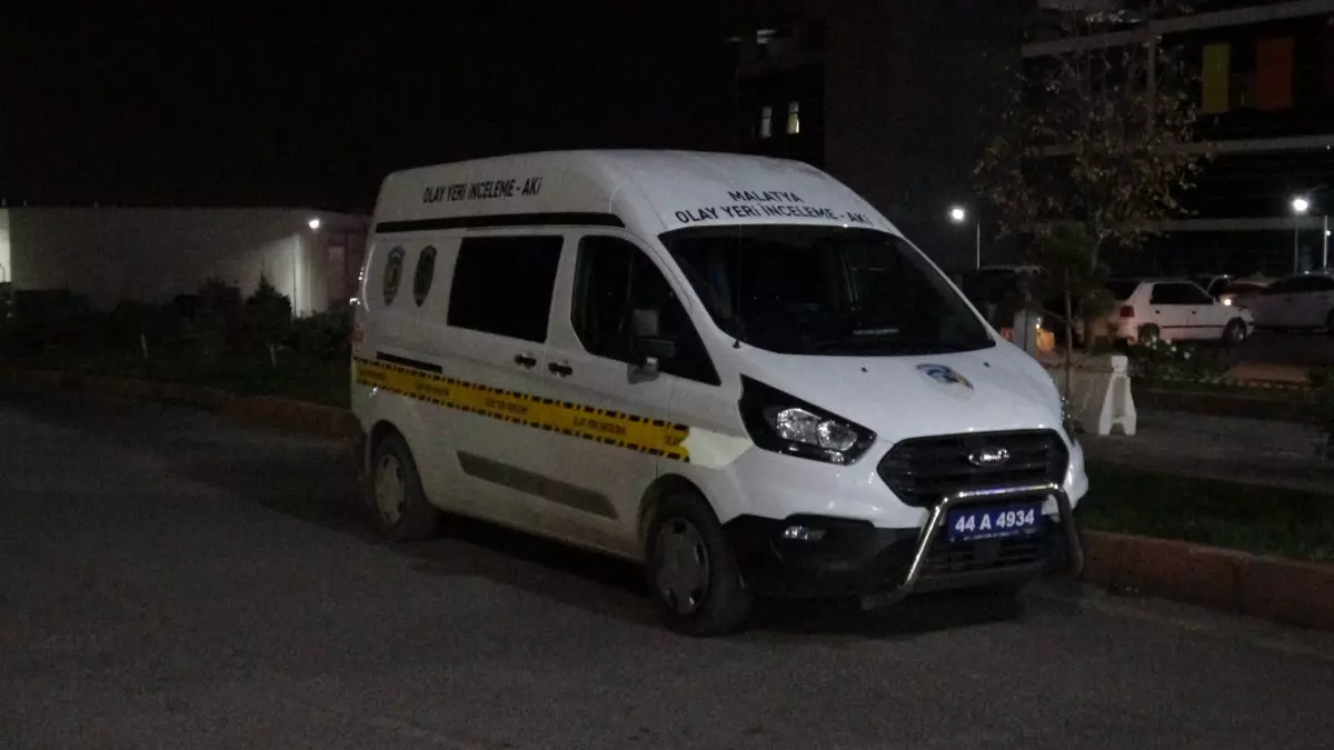 Malatya\'da bacağından vurulan genç hastaneye kendi gitti