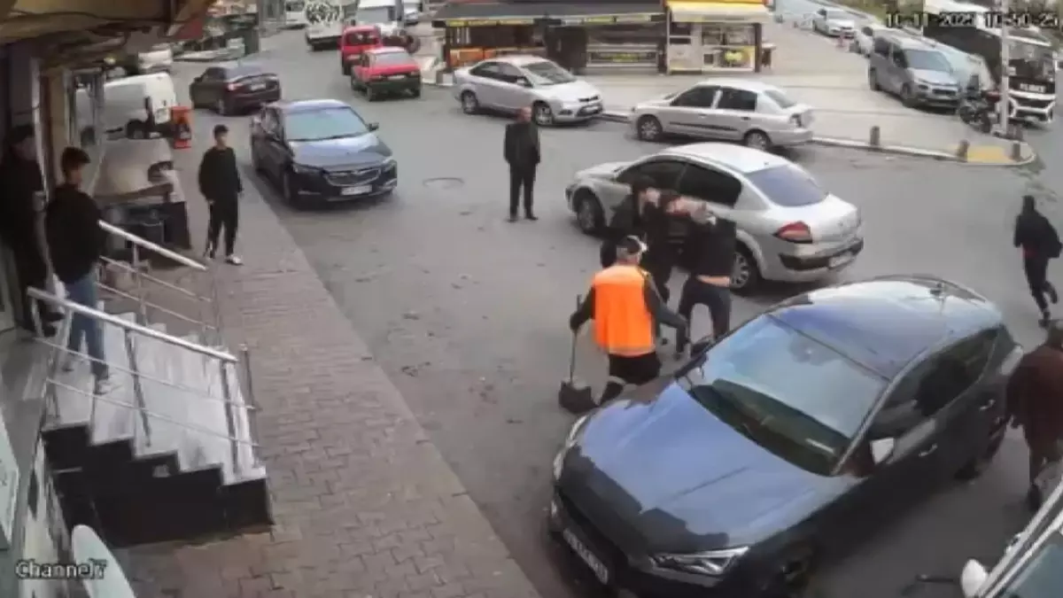 Sultangazi\'de Bıçaklı Saldırı