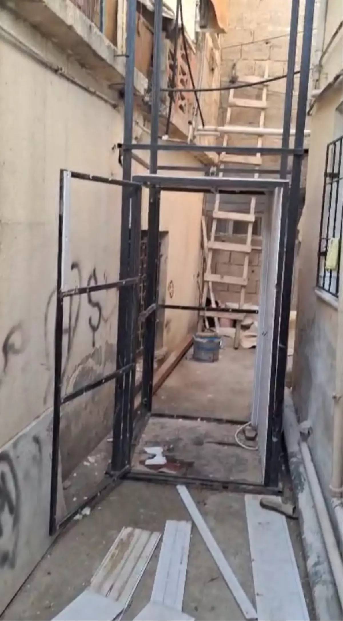 Asansör Kazasında 80 Yaşındaki Kadın Hayatını Kaybetti