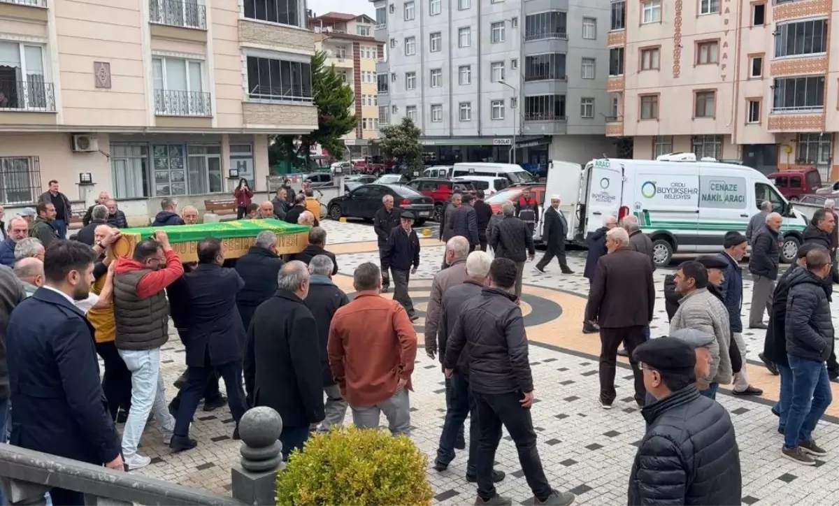 Fatsa\'da Göçük Altında Kalan Şoför Defnedildi