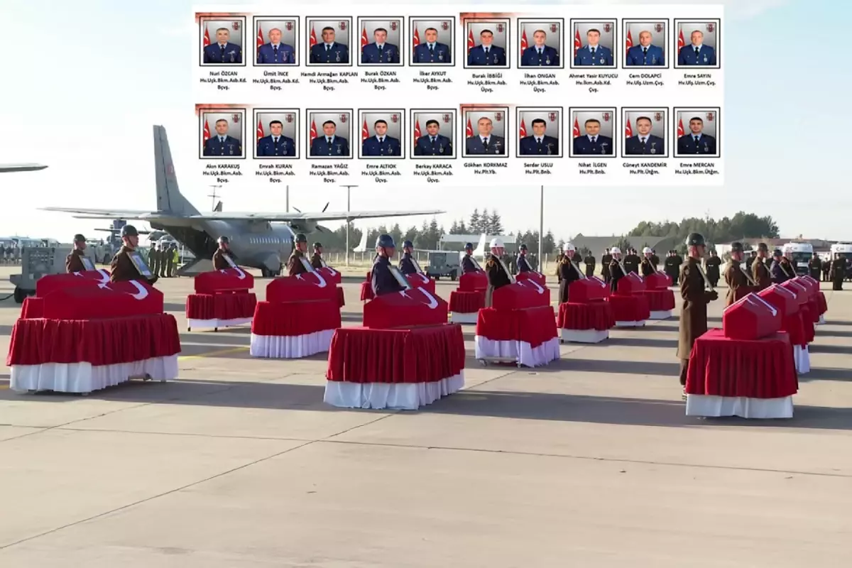 20 şehidimiz için Mürted Komutanlığı\'nda tören düzenlendi