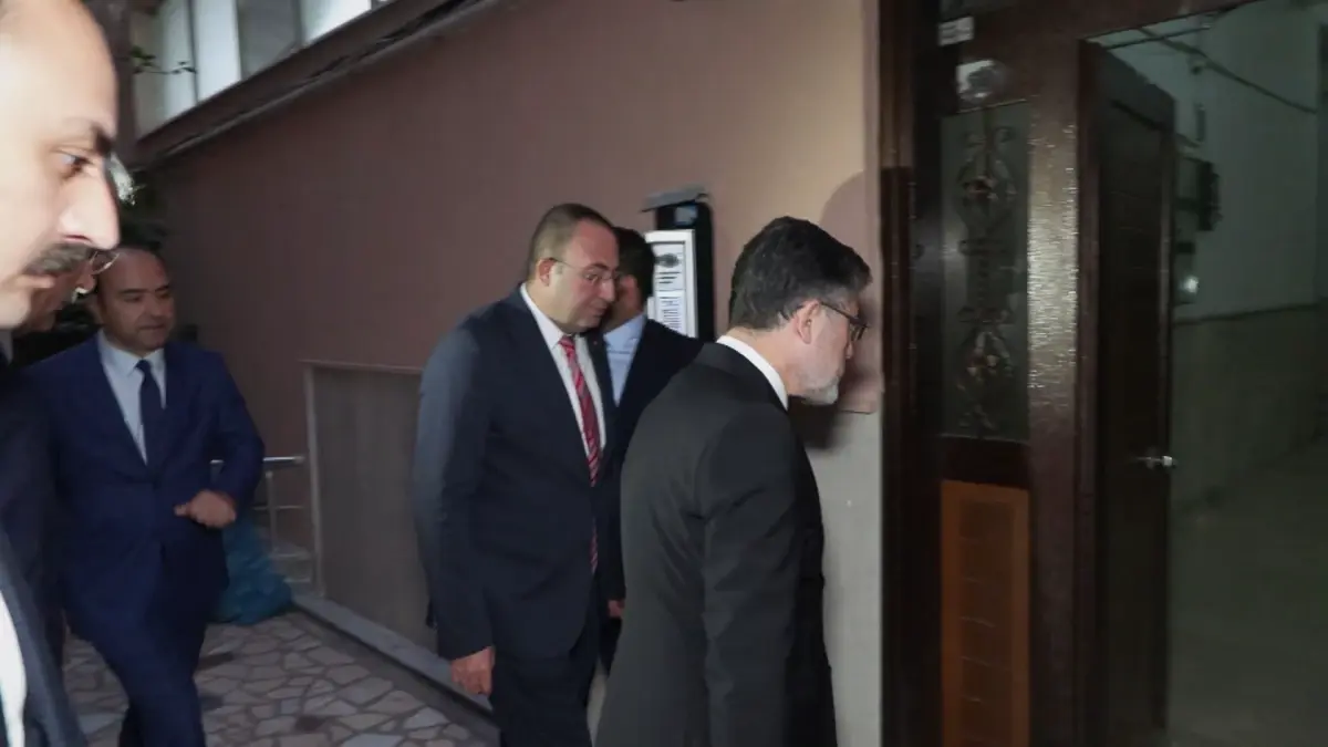 Bakan Yumaklı\'dan Şehit Pilot Hasan Bahar\'ın ailesine taziye ziyareti