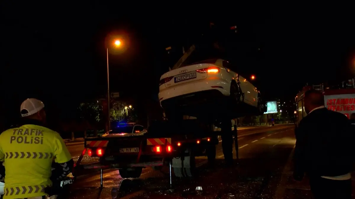 Bakırköy\'de Kaza: İki Araç Çarpıştı