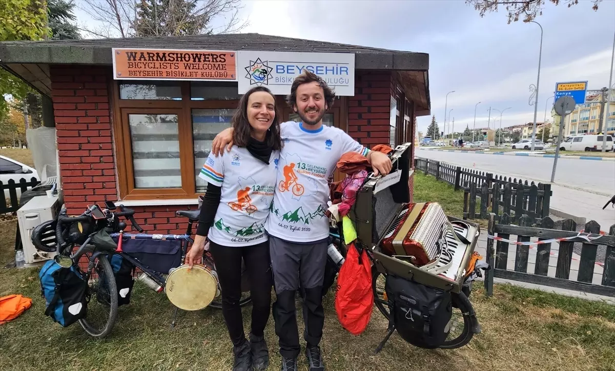 Bisiklet Turu Yapan Müzisyenler Beyşehir\'de