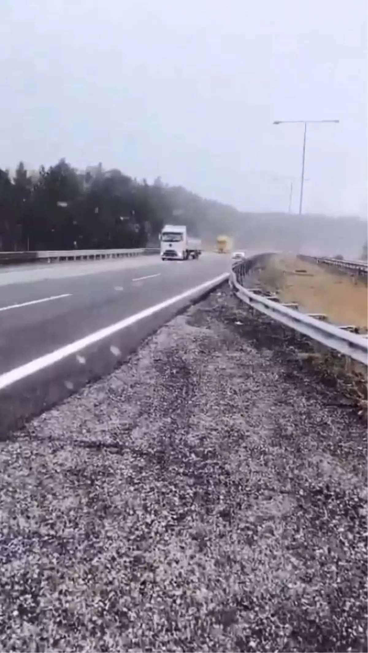 Gerede\'de Hafif Kar Yağışı