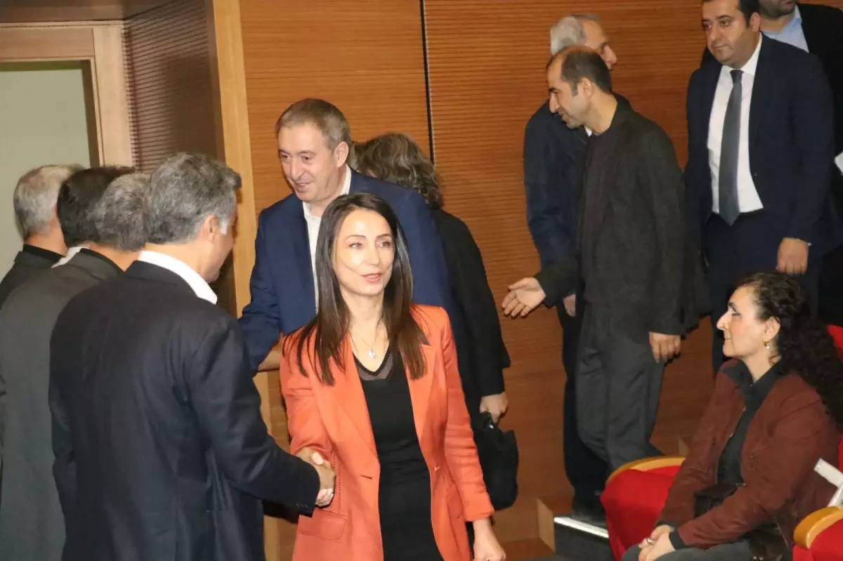 DEM Parti\'den Kayyım Eleştirisi